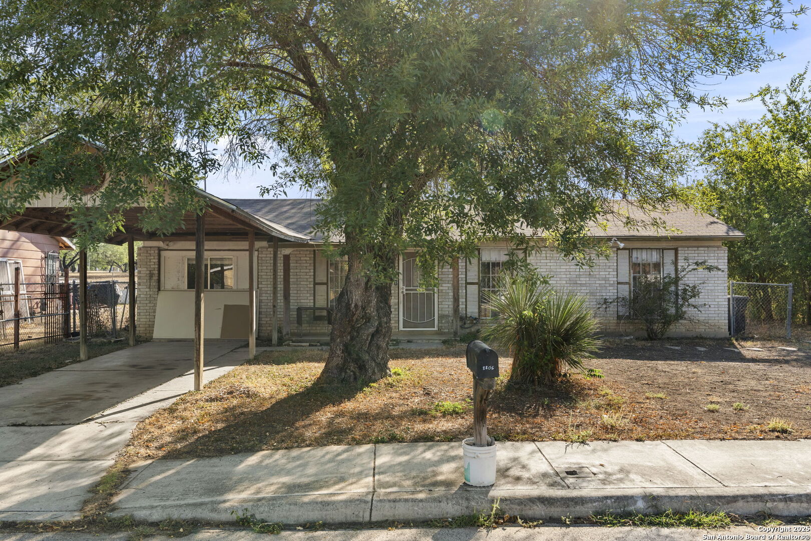 8806 Prairie Hill