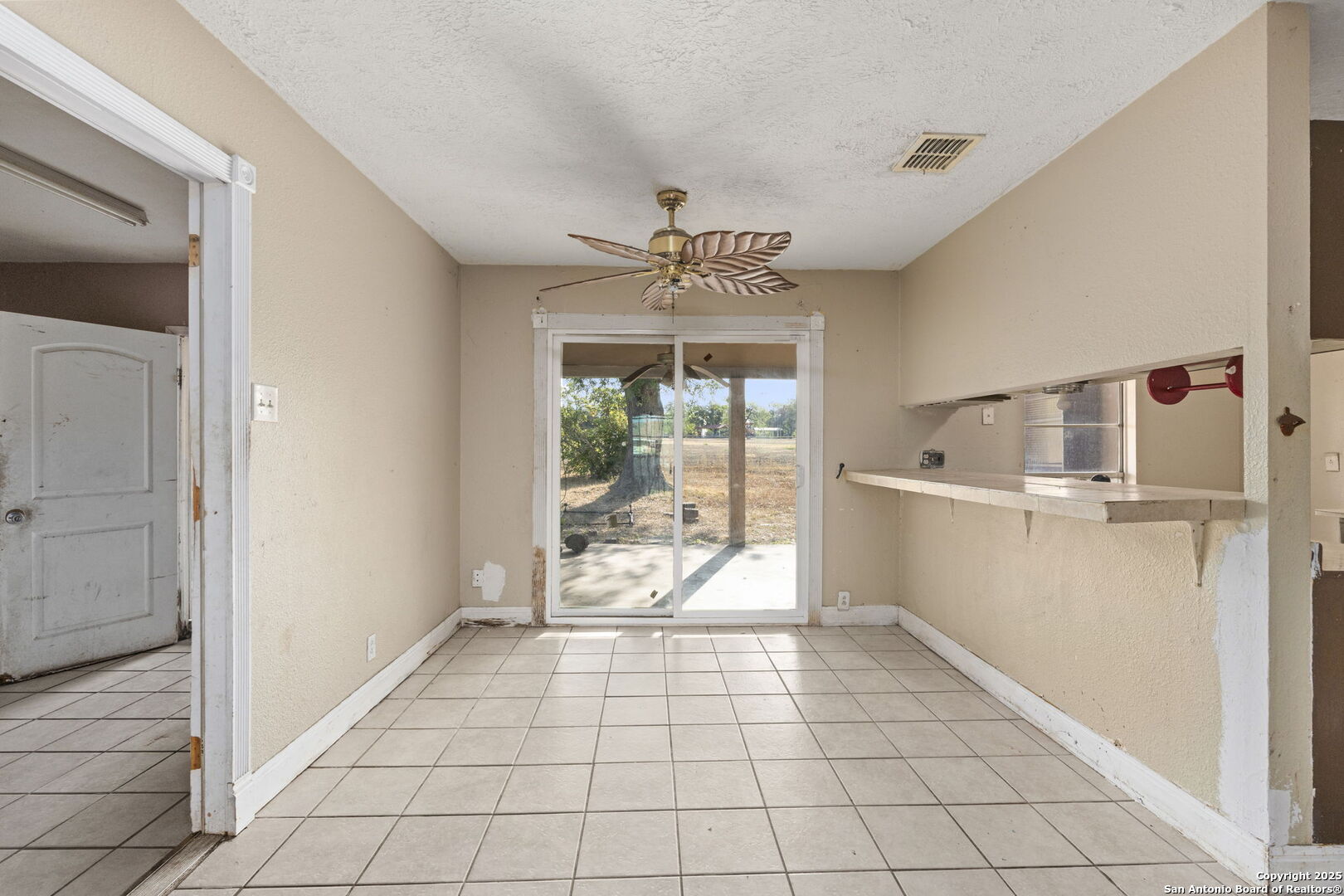 8806 Prairie Hill