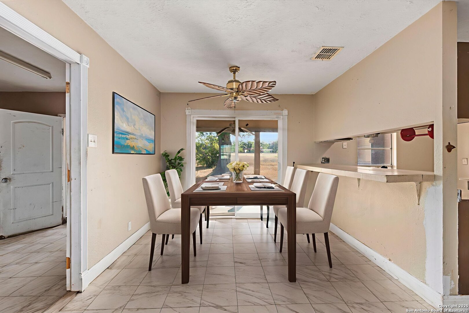 8806 Prairie Hill