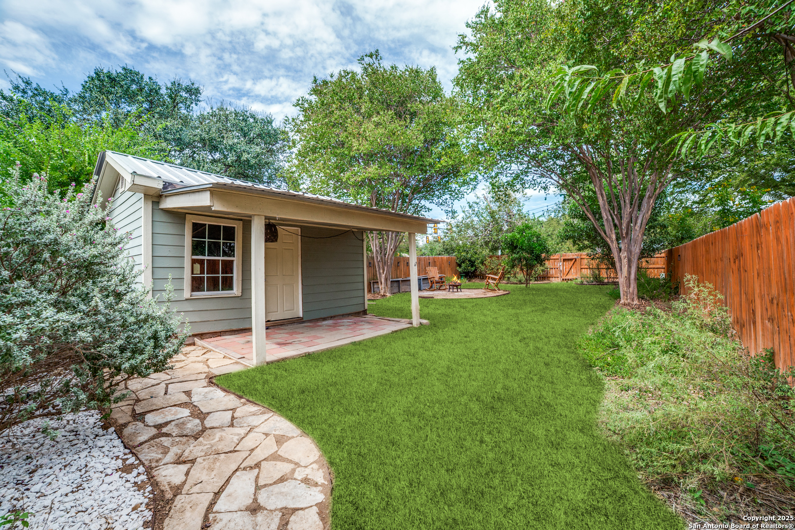 6775 Hickory Springs