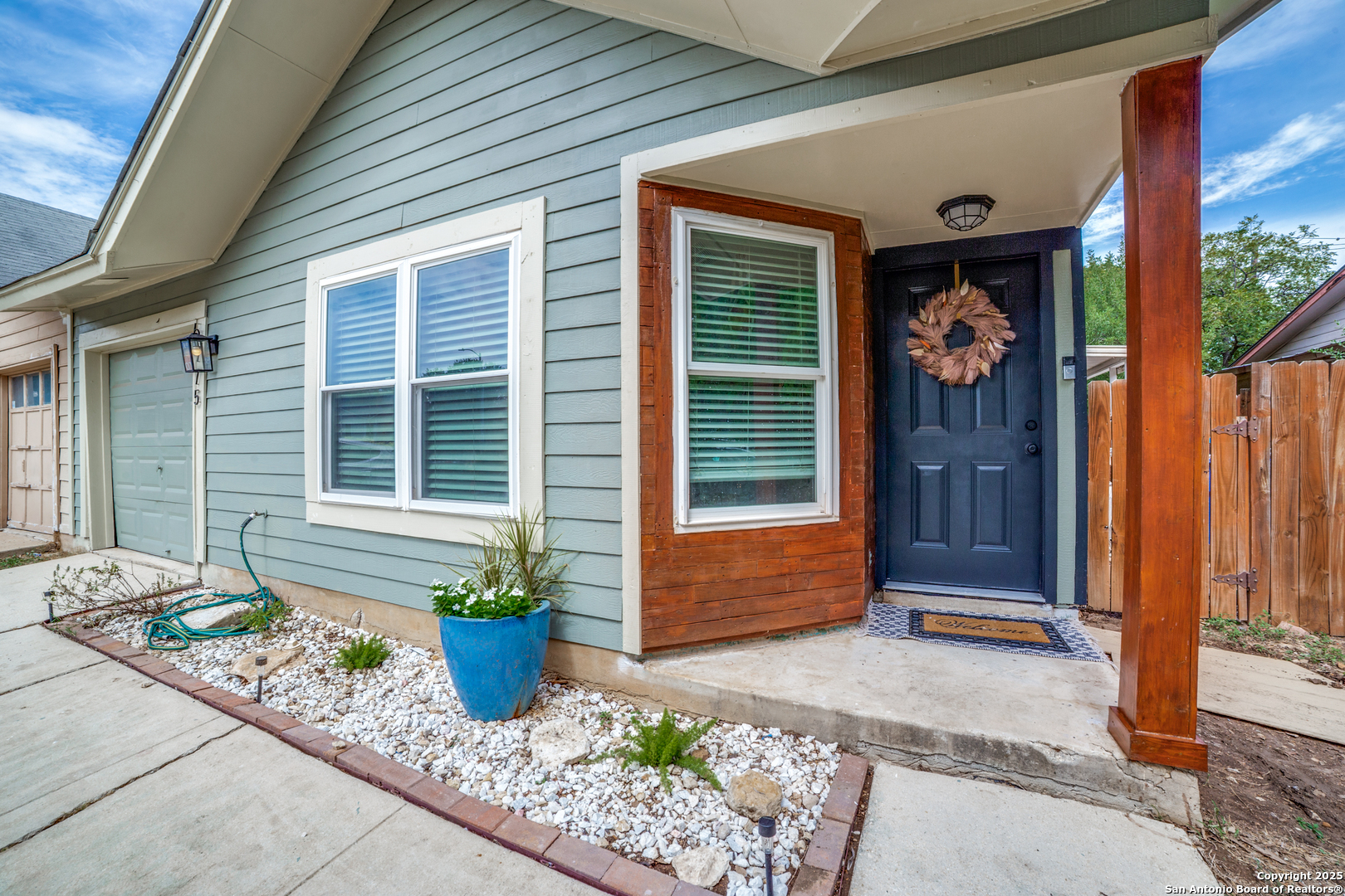 6775 Hickory Springs