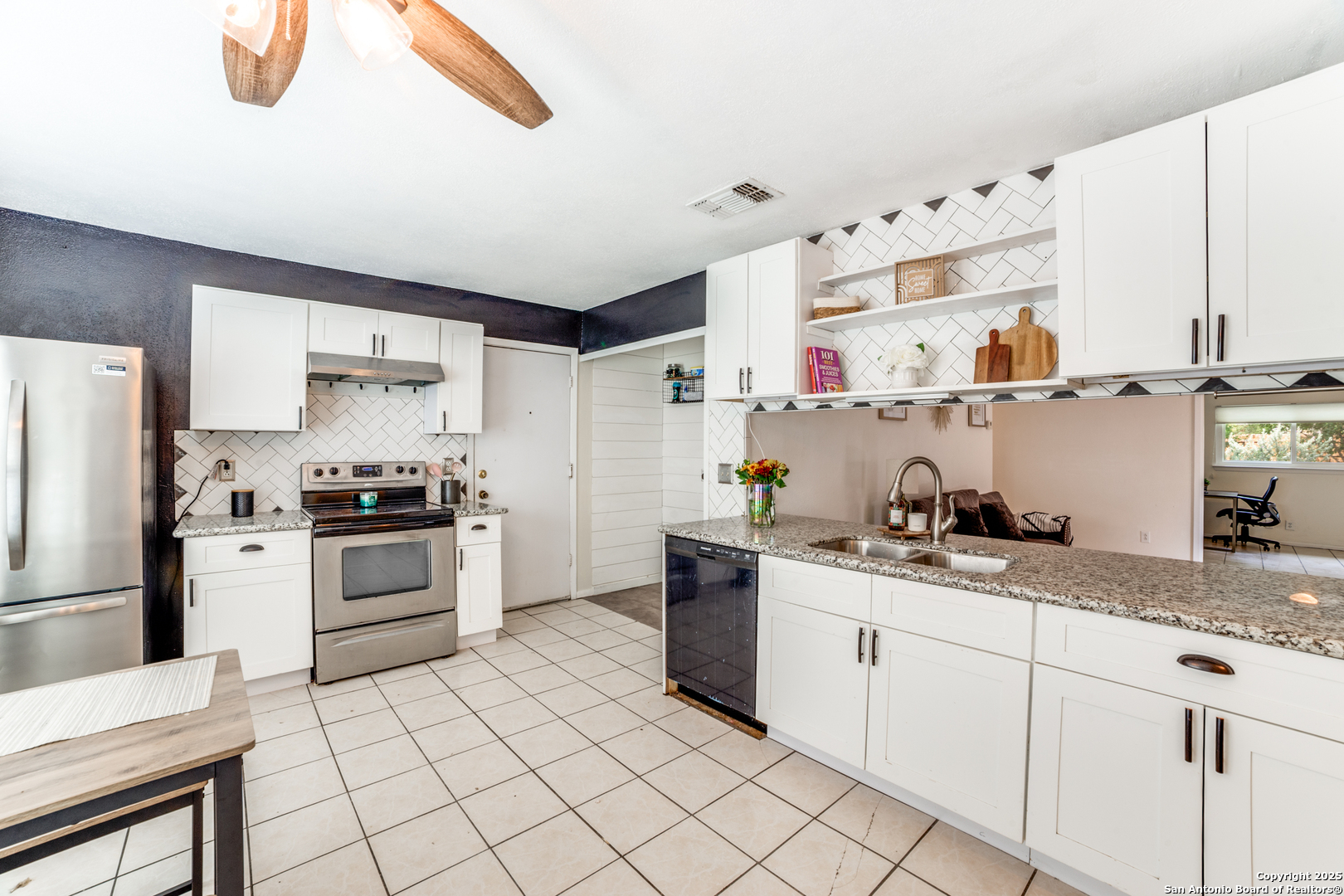 6775 Hickory Springs
