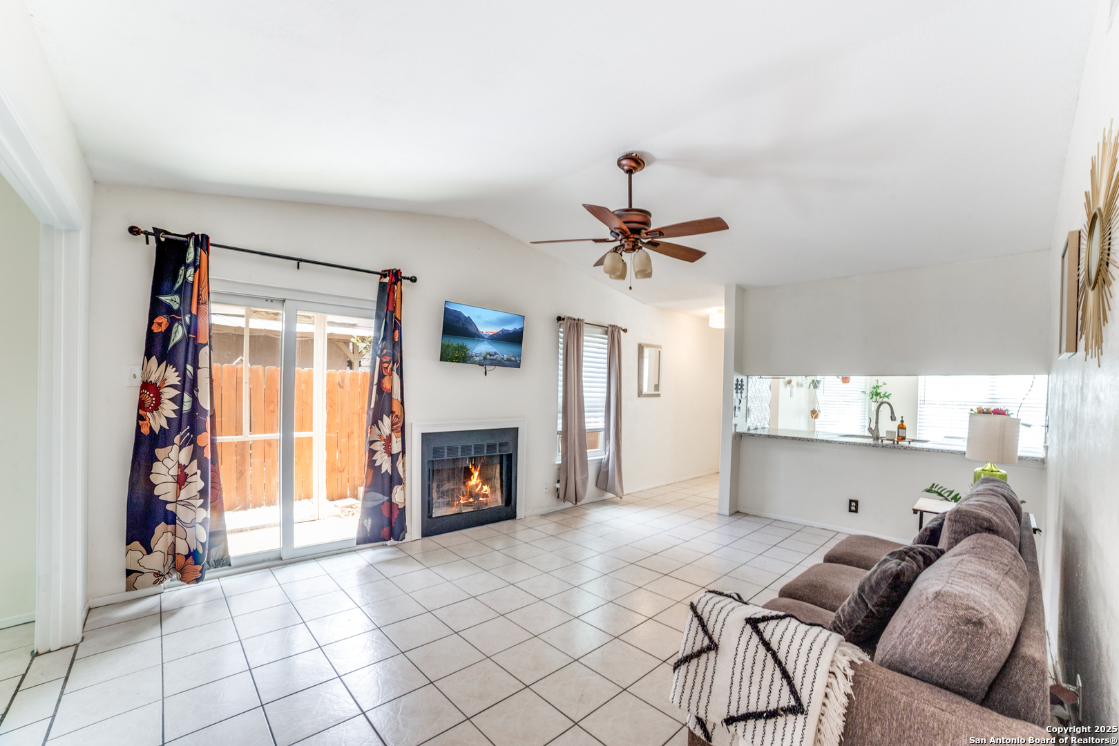 6775 Hickory Springs