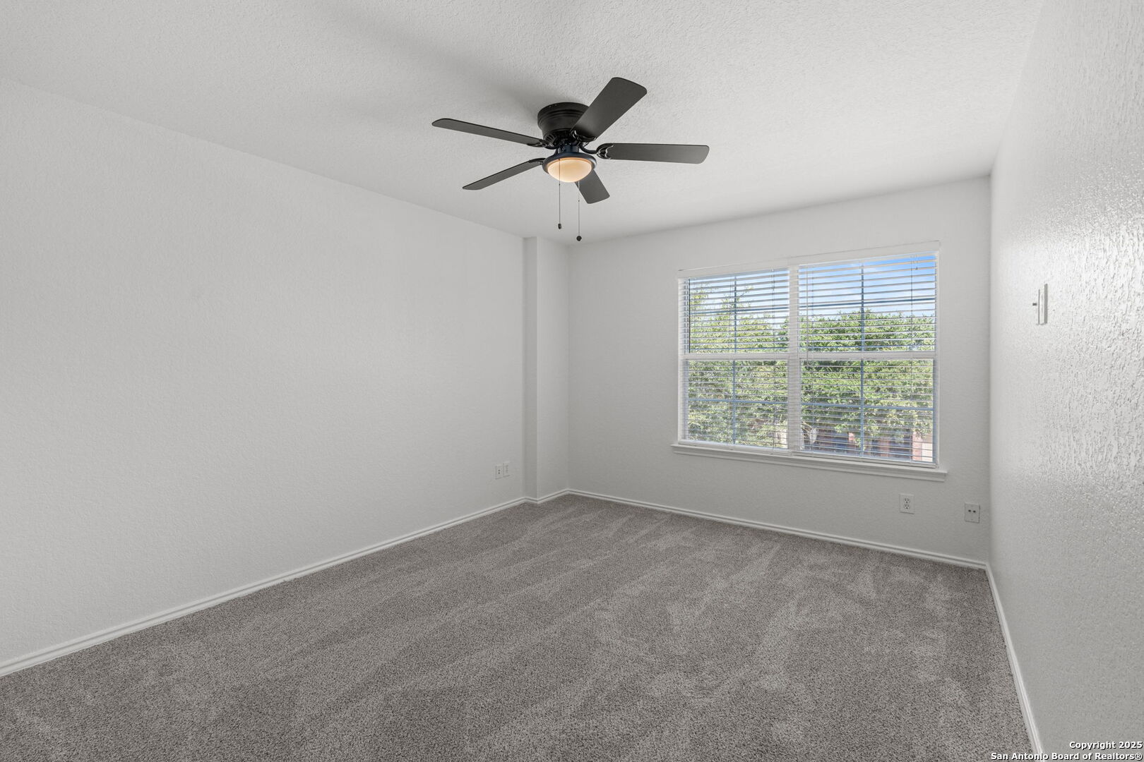 12206 Medina Mill