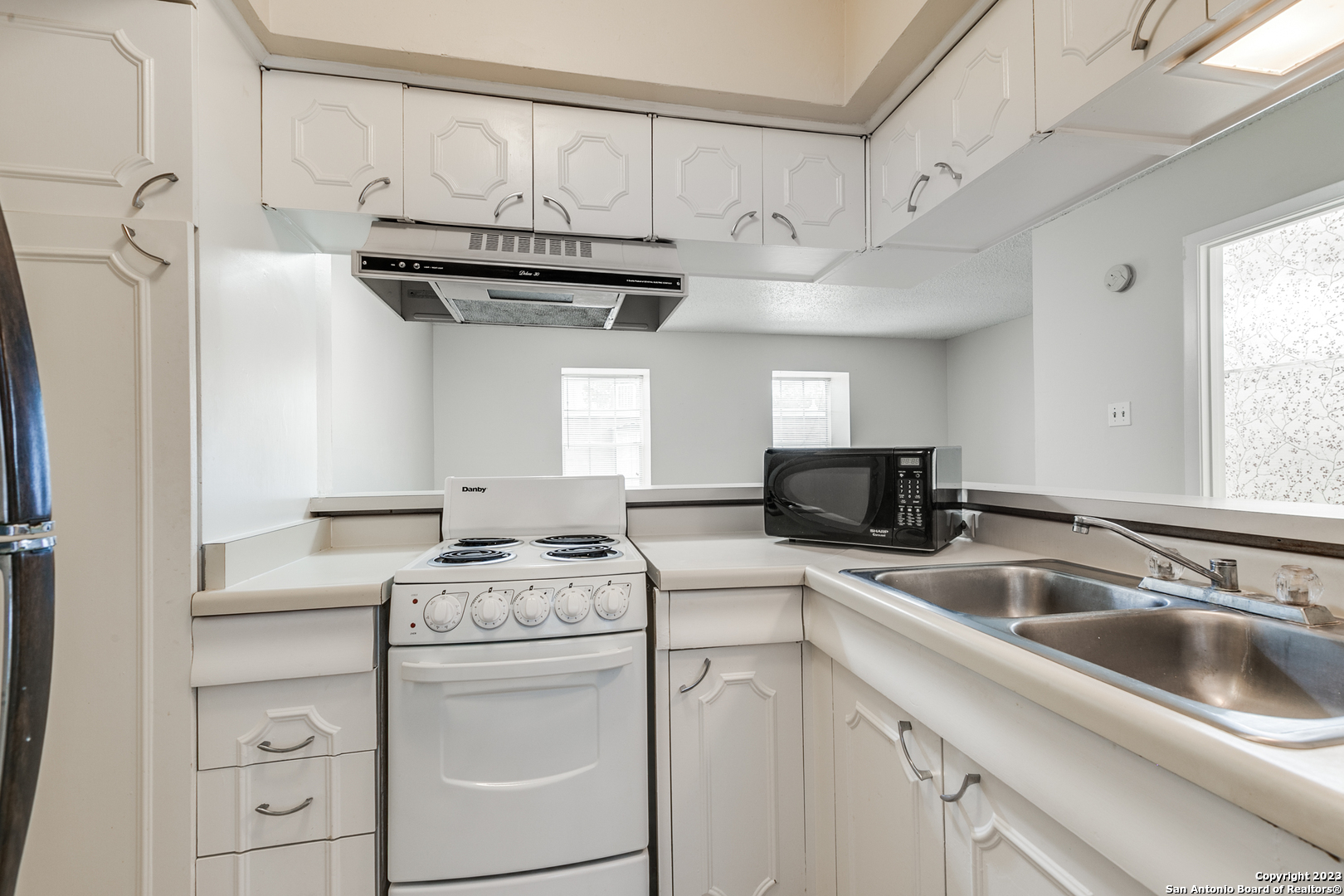 1045 SHOOK AVE 148 J