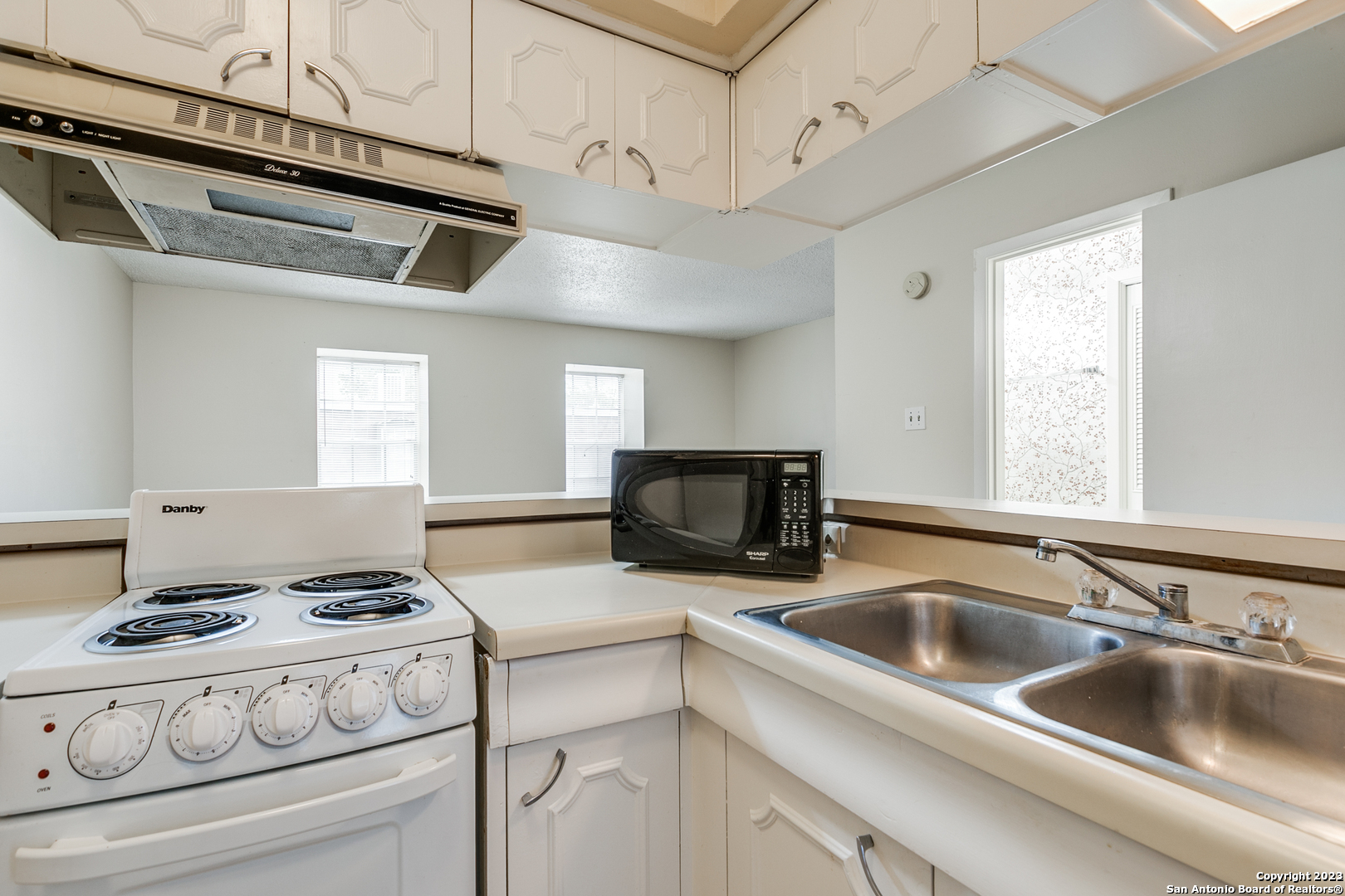 1045 SHOOK AVE 148 J