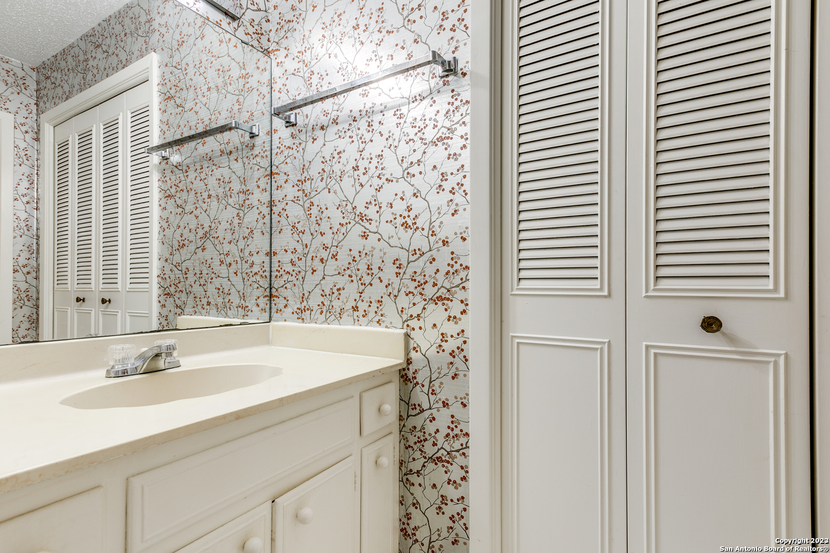 1045 SHOOK AVE 148 J