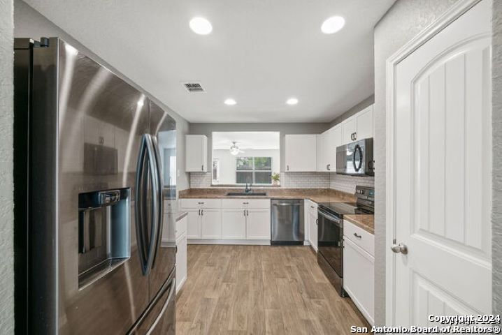 11423 BLACKMORE LEAP