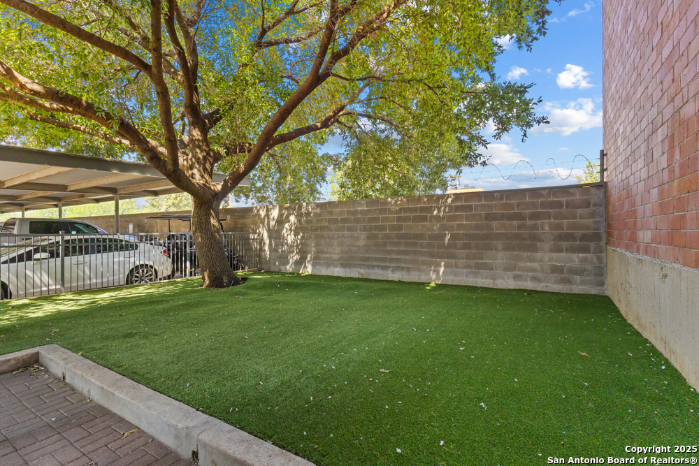1339 S Flores 203