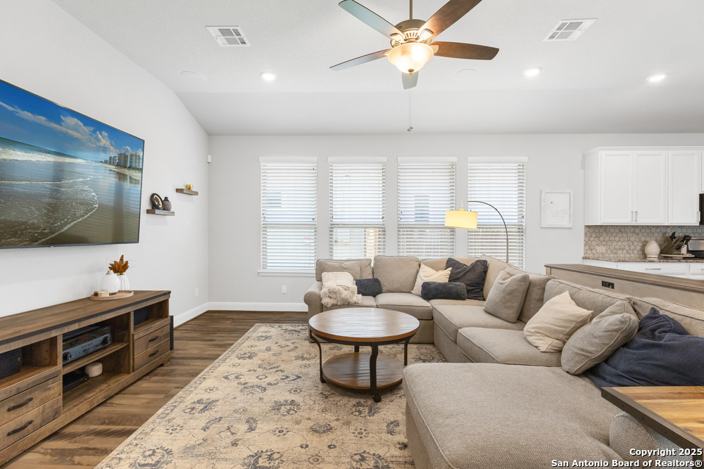 2343 greystone