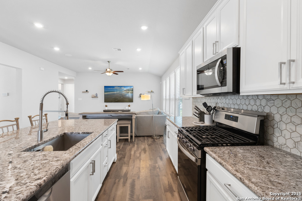 2343 greystone