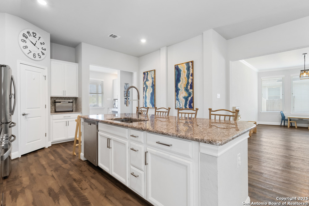 2343 greystone