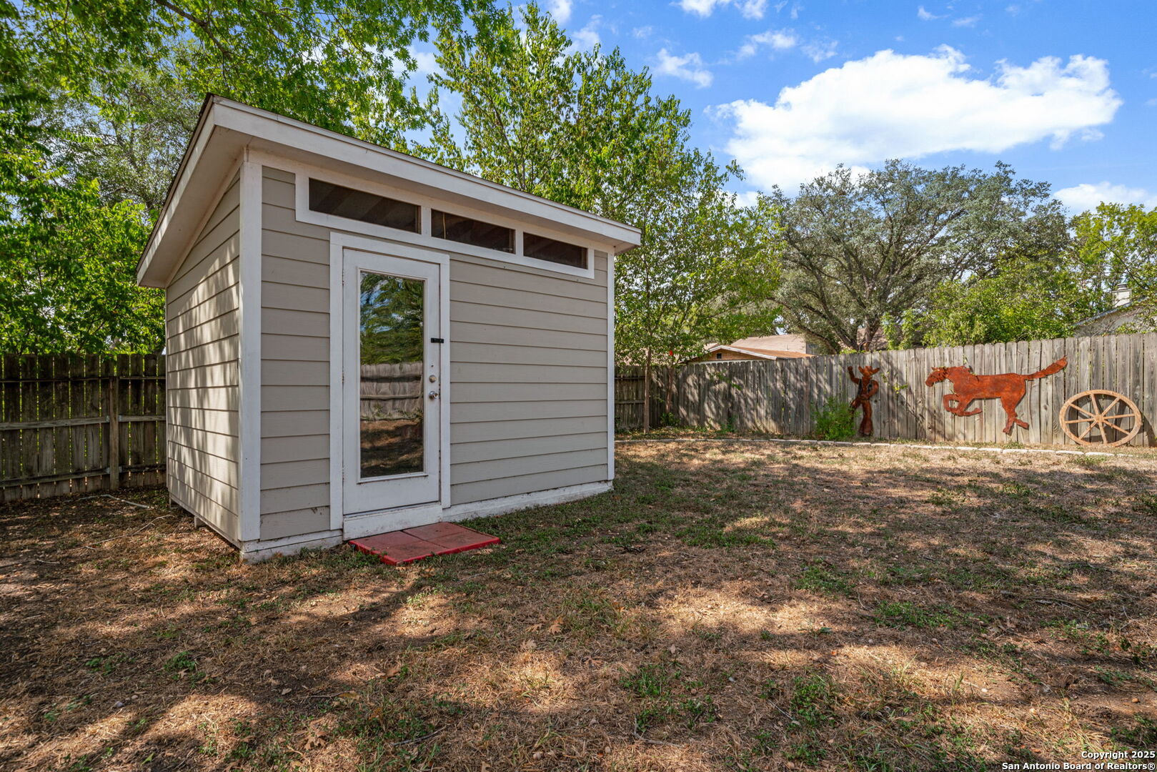 824 Garden Meadow