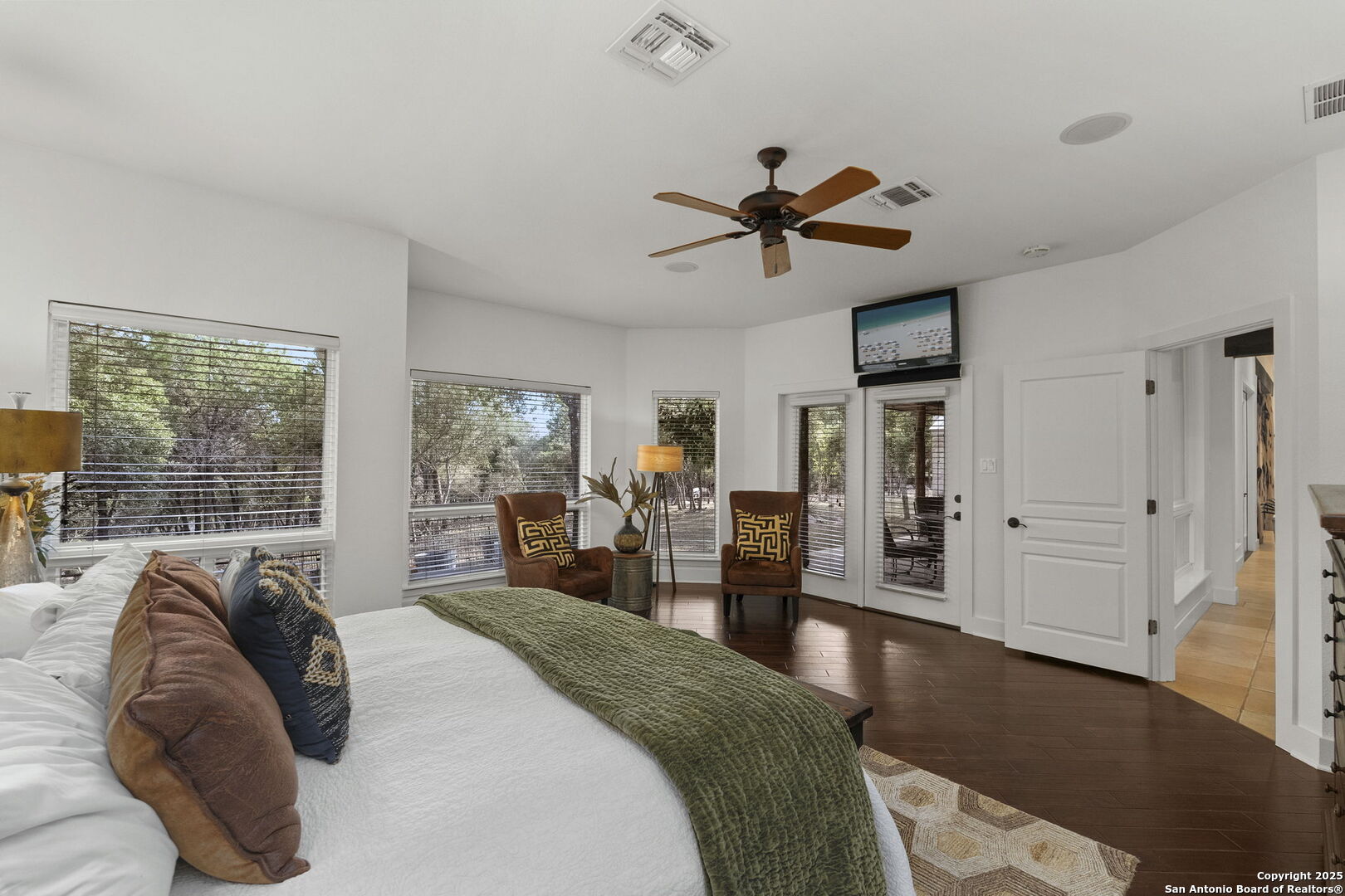 121 Saddle View