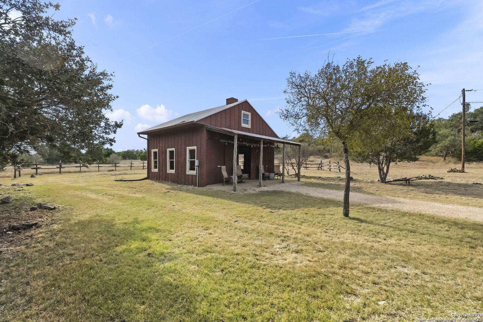 121 Saddle View