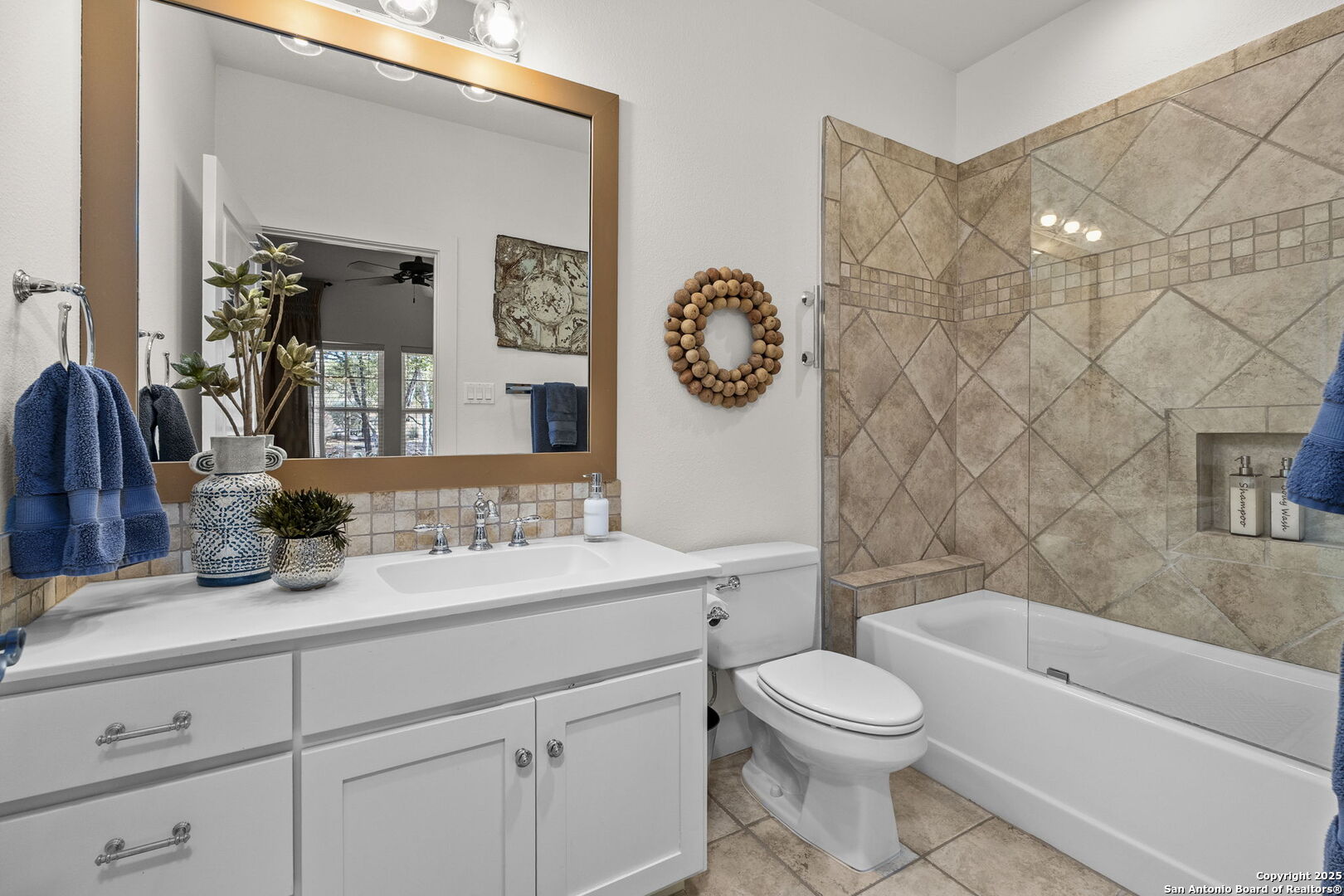 121 Saddle View