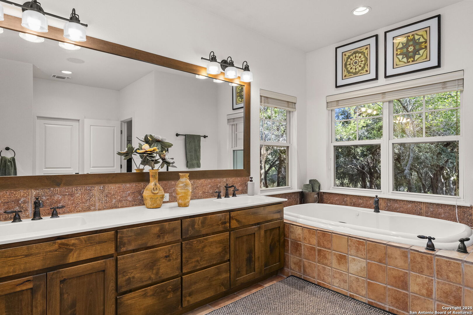121 Saddle View