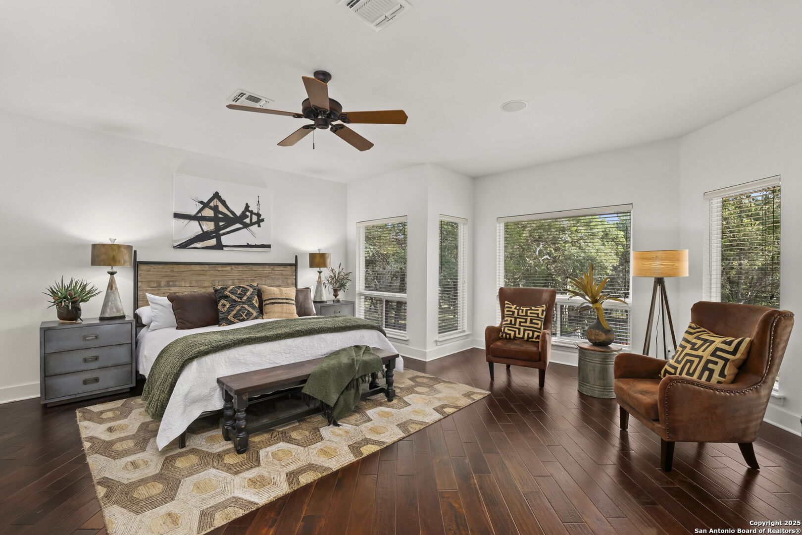 121 Saddle View
