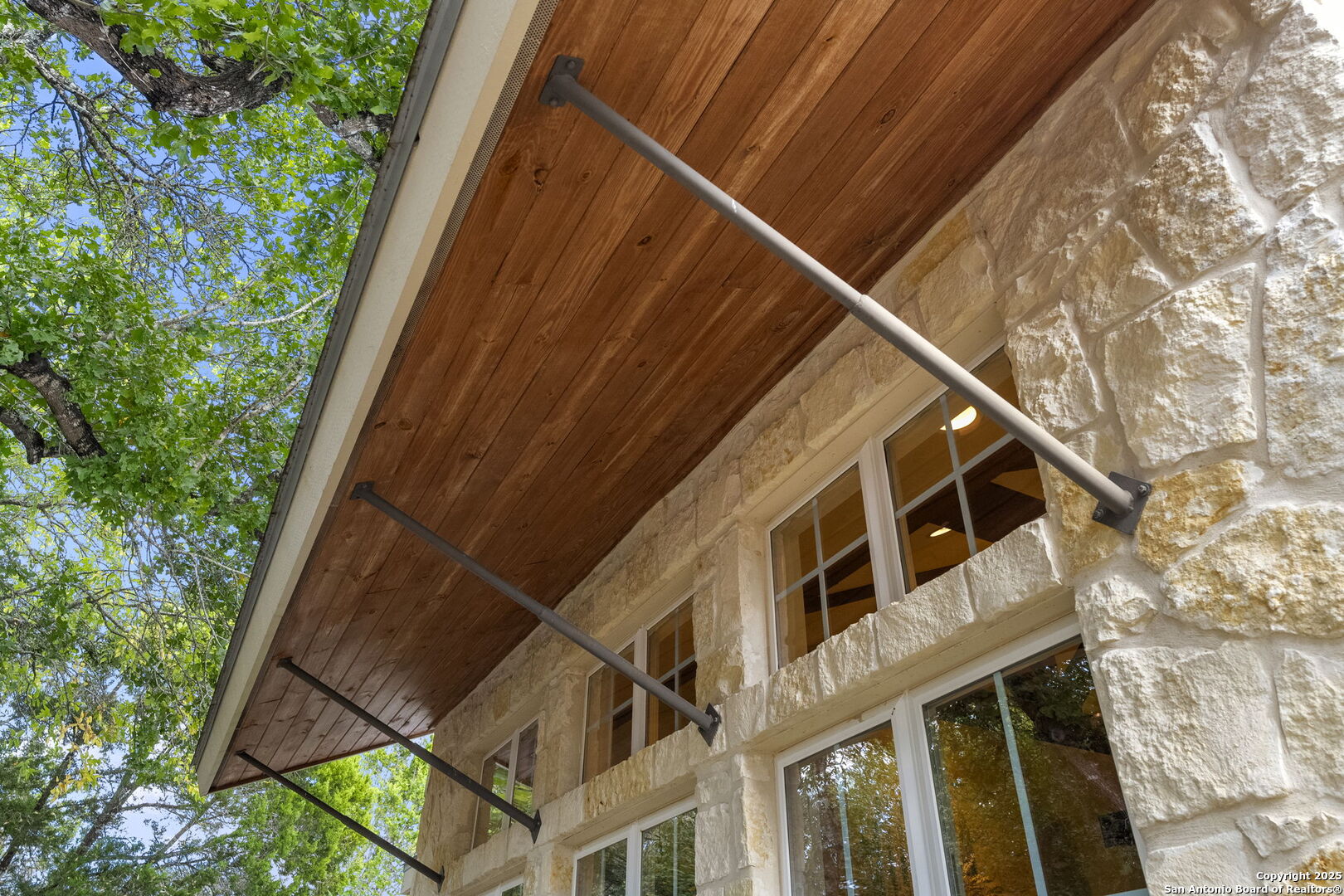 121 Saddle View