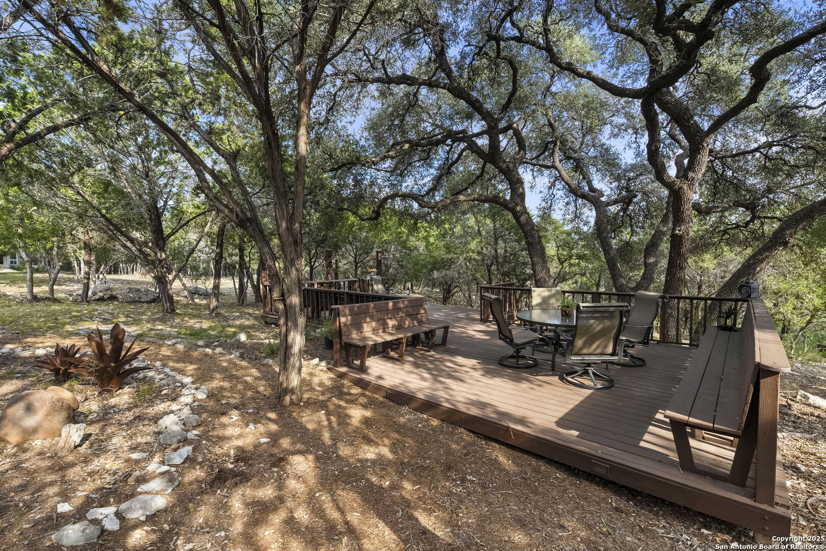 121 Saddle View