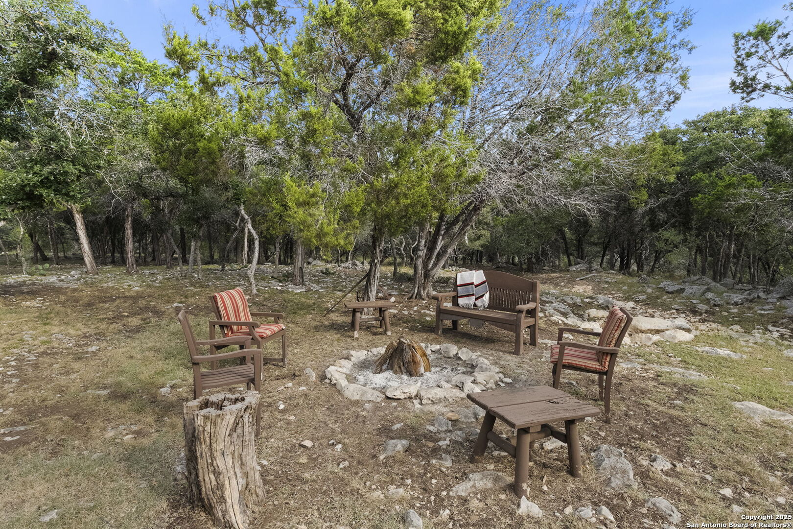 121 Saddle View