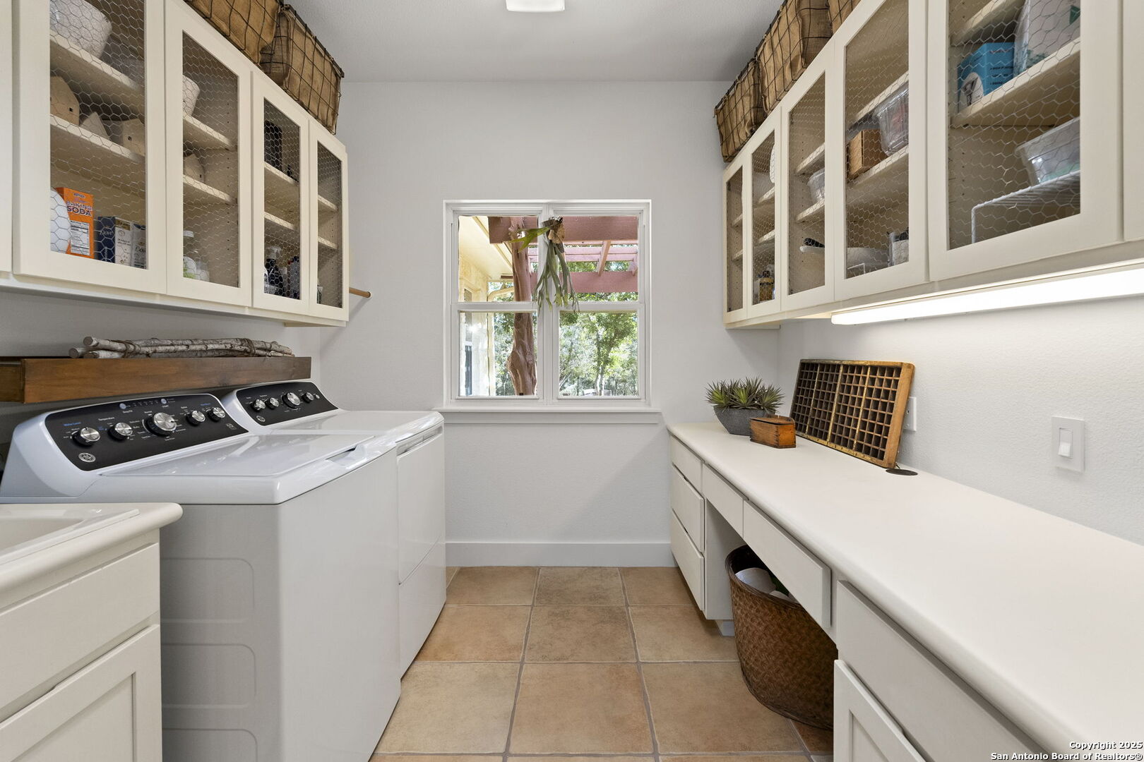 121 Saddle View