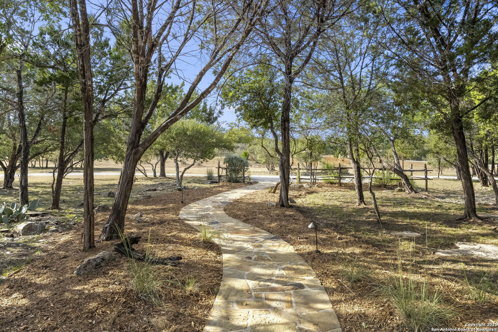 121 Saddle View