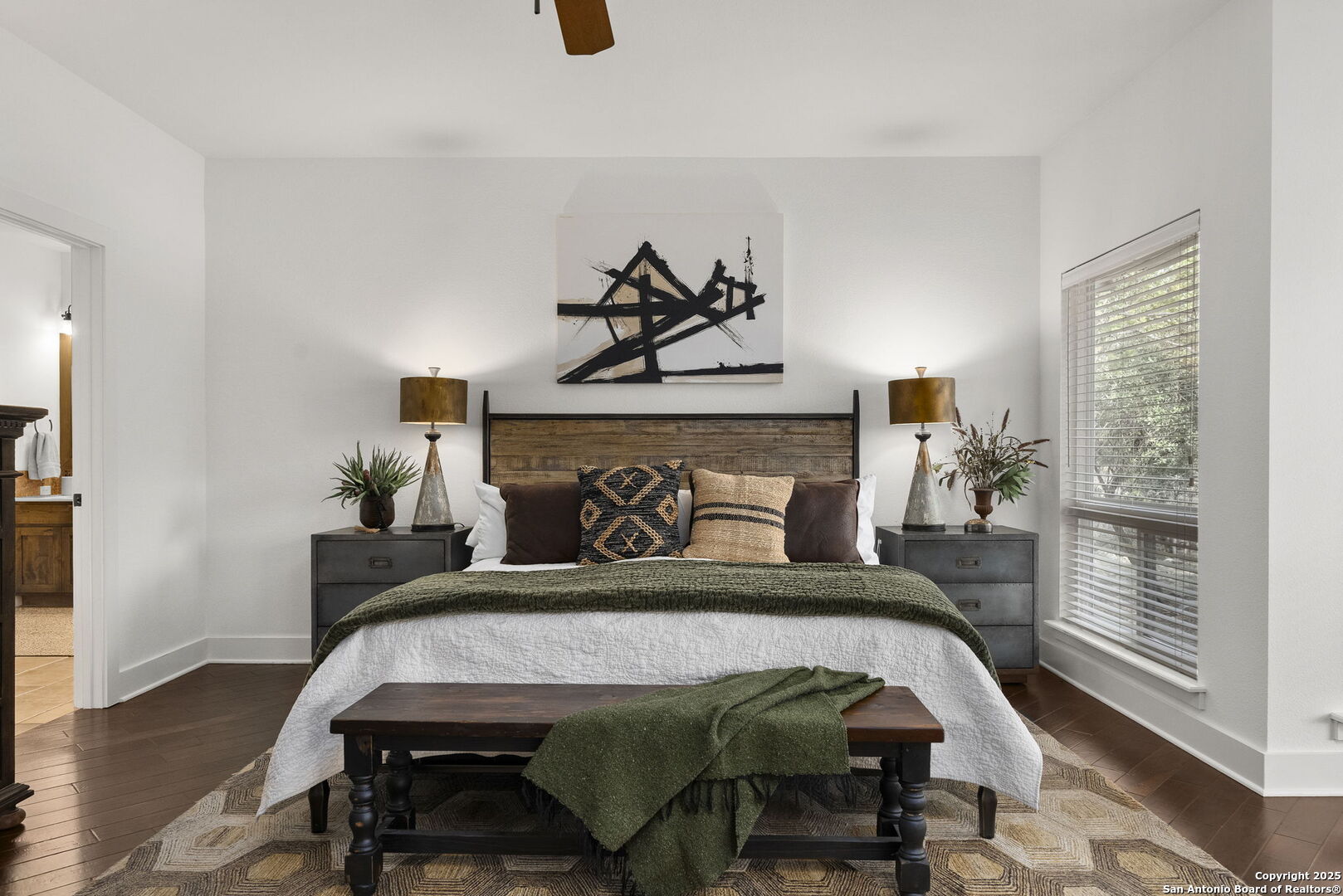 121 Saddle View
