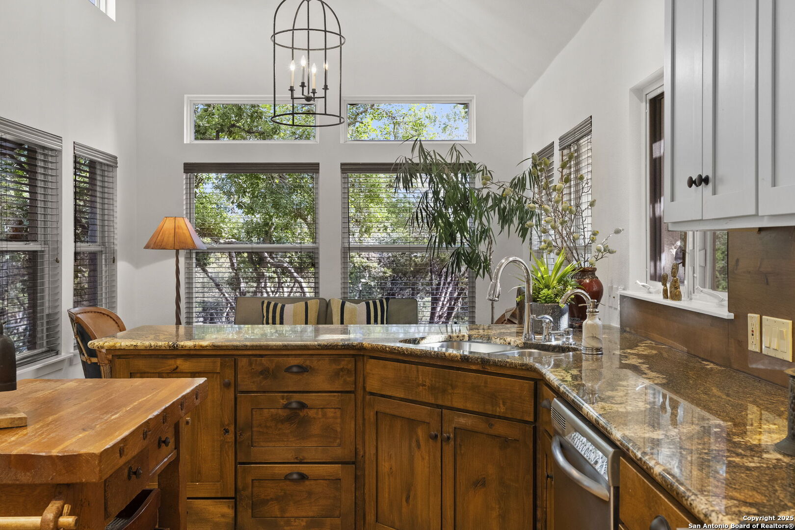 121 Saddle View