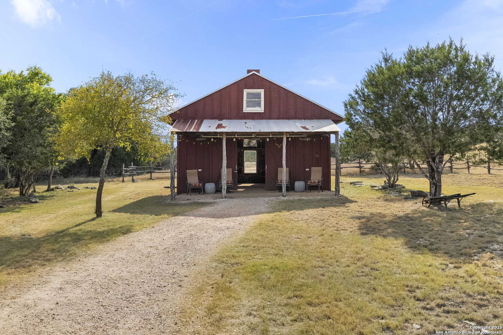121 Saddle View