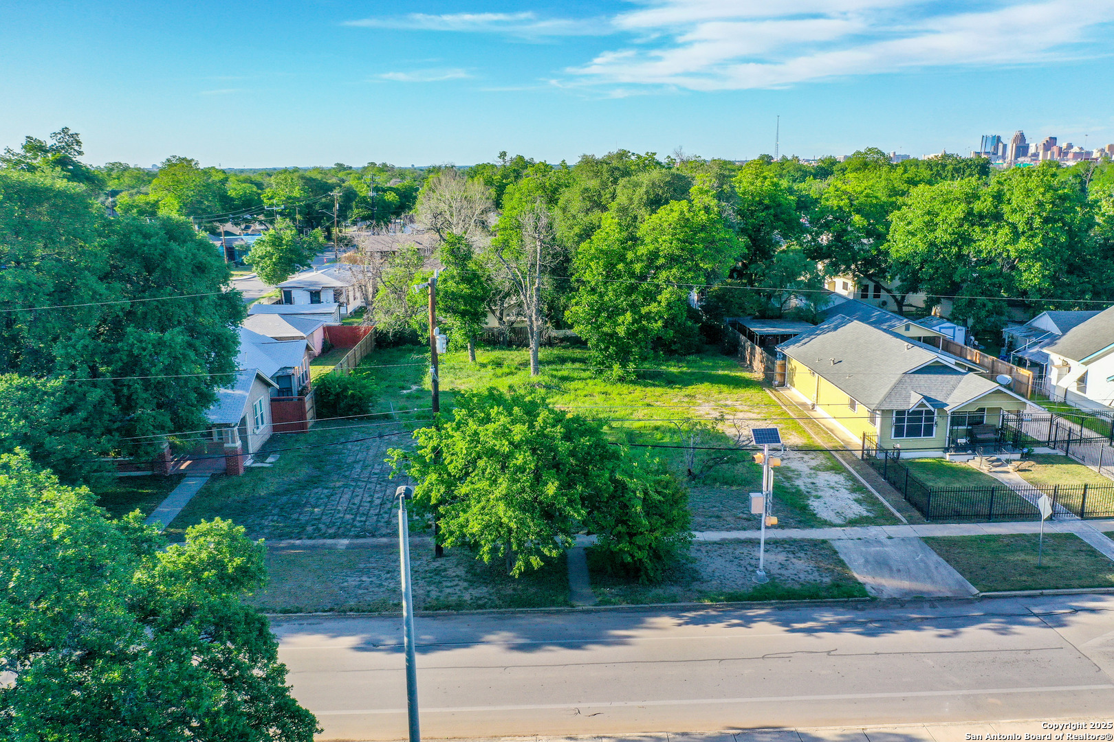 255 N Park Blvd