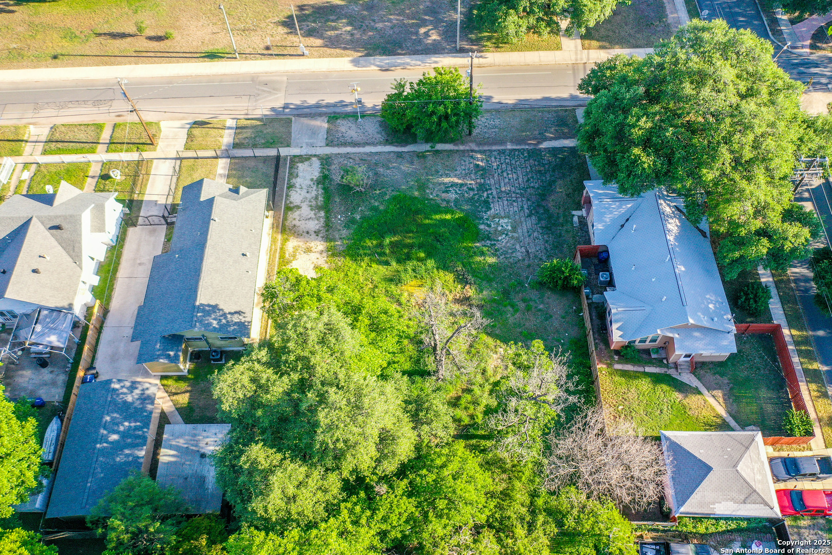 255 N Park Blvd