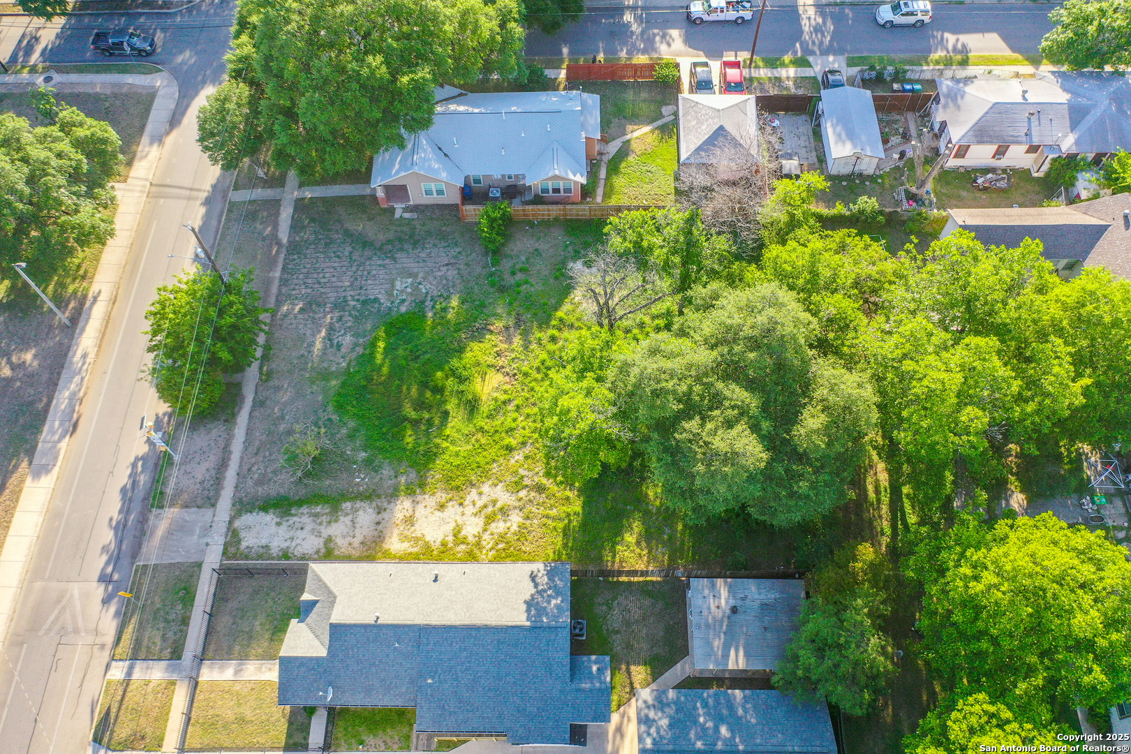 255 N Park Blvd