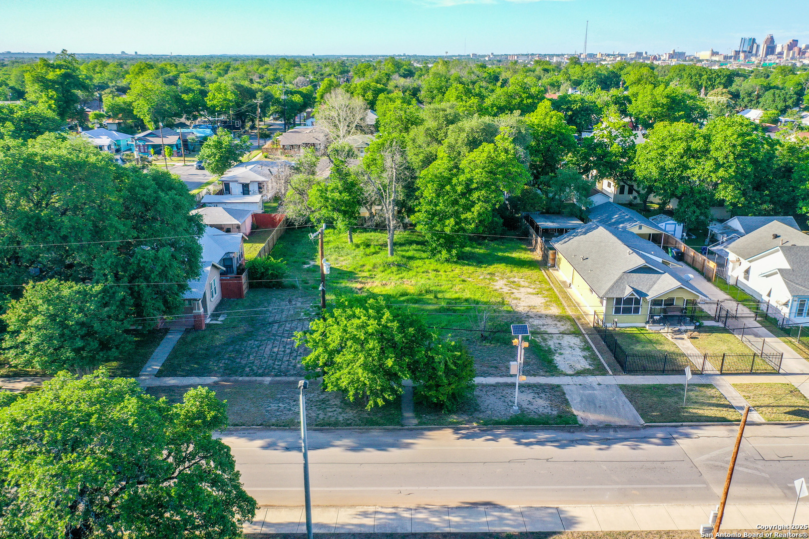 255 N Park Blvd