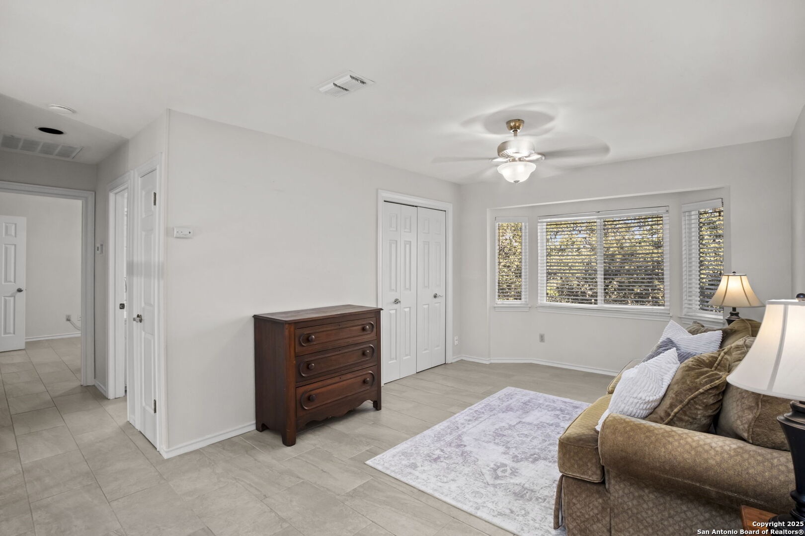 16222 Robinwood Ln