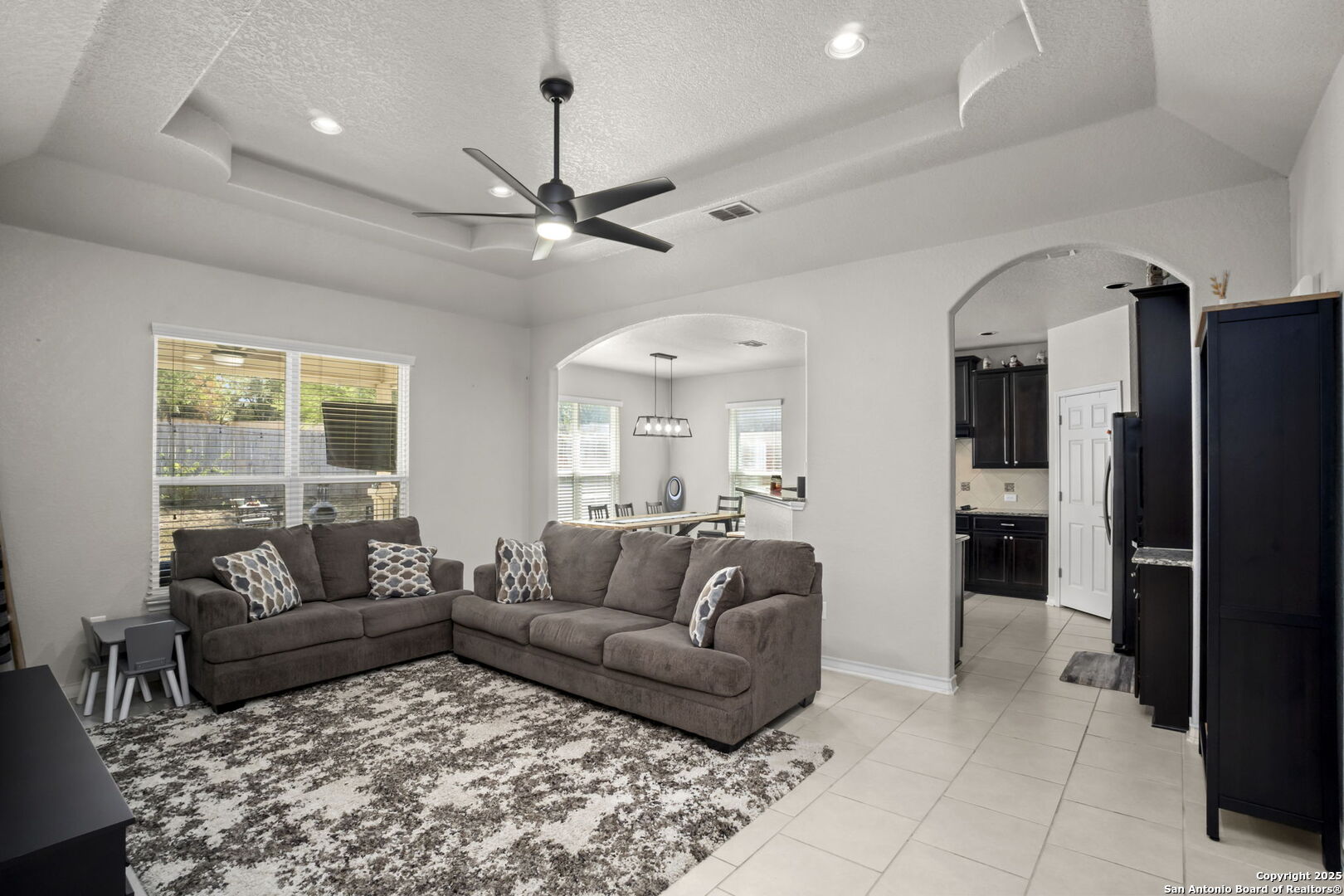6318 Lowrie