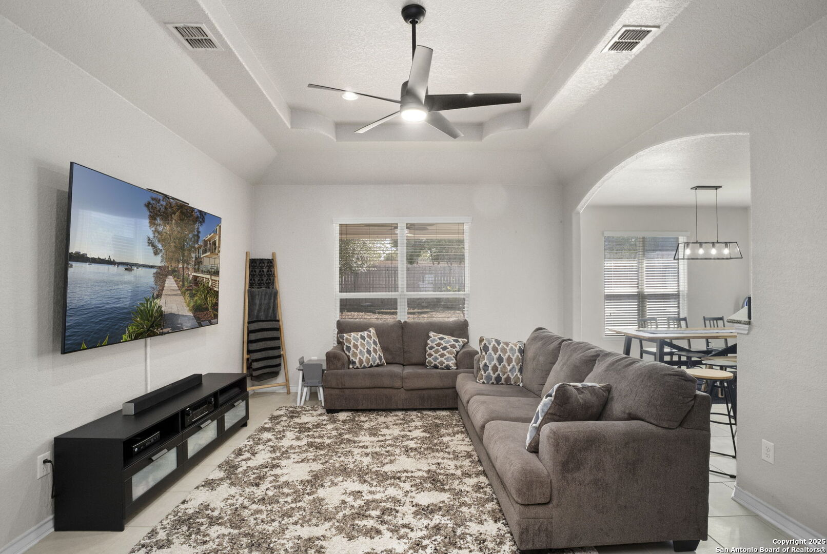 6318 Lowrie