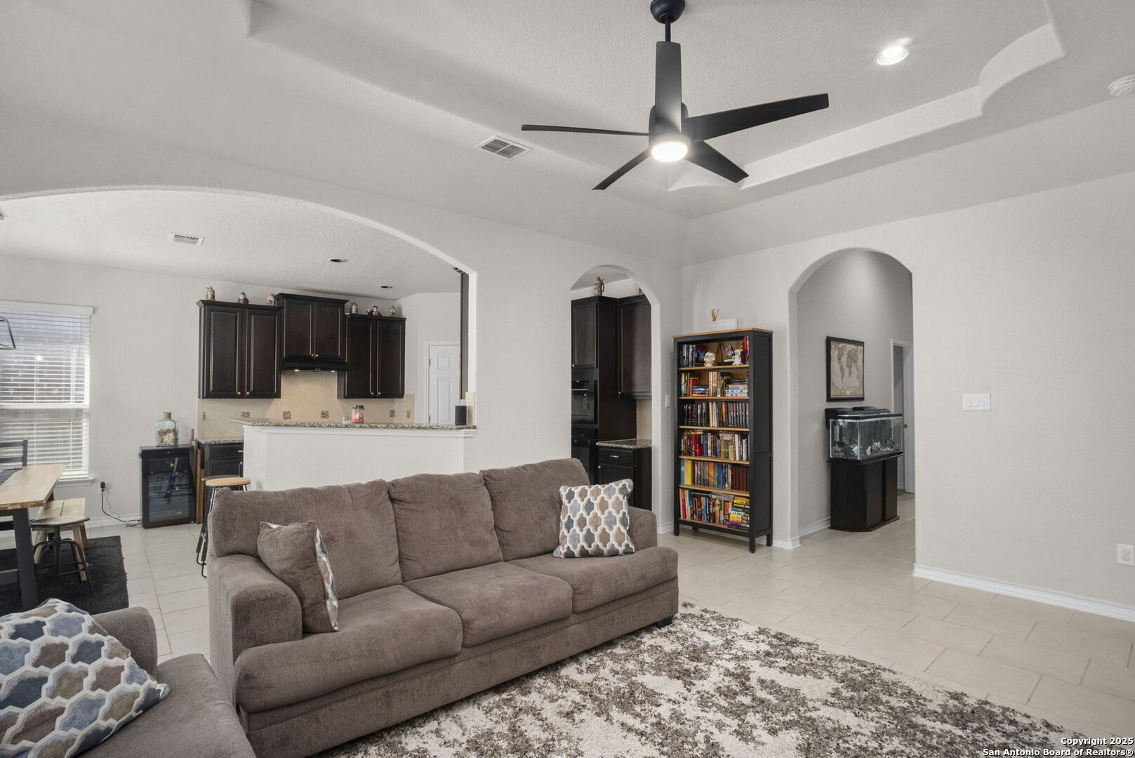 6318 Lowrie