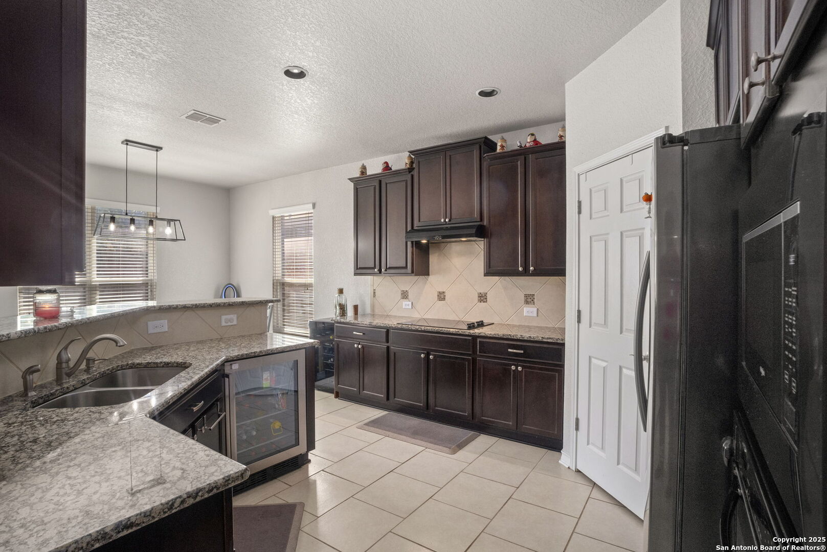 6318 Lowrie