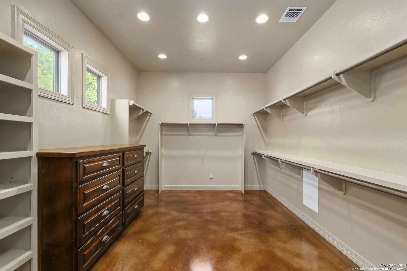 651 River Chase Dr