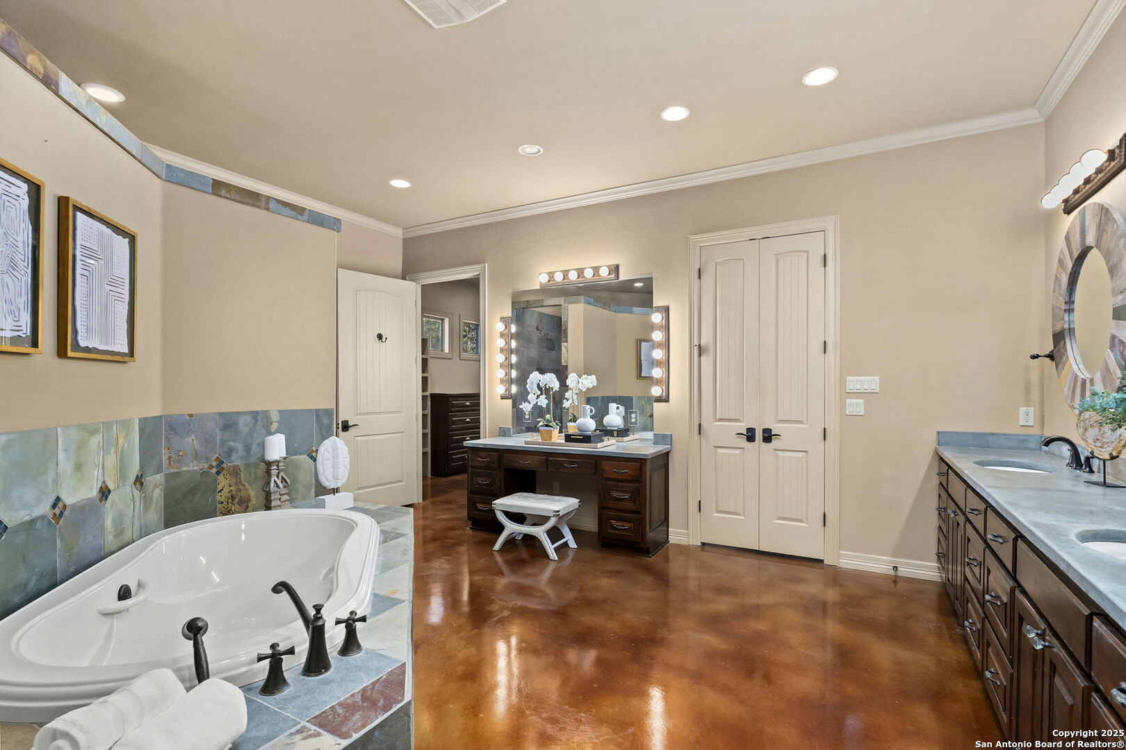 651 River Chase Dr