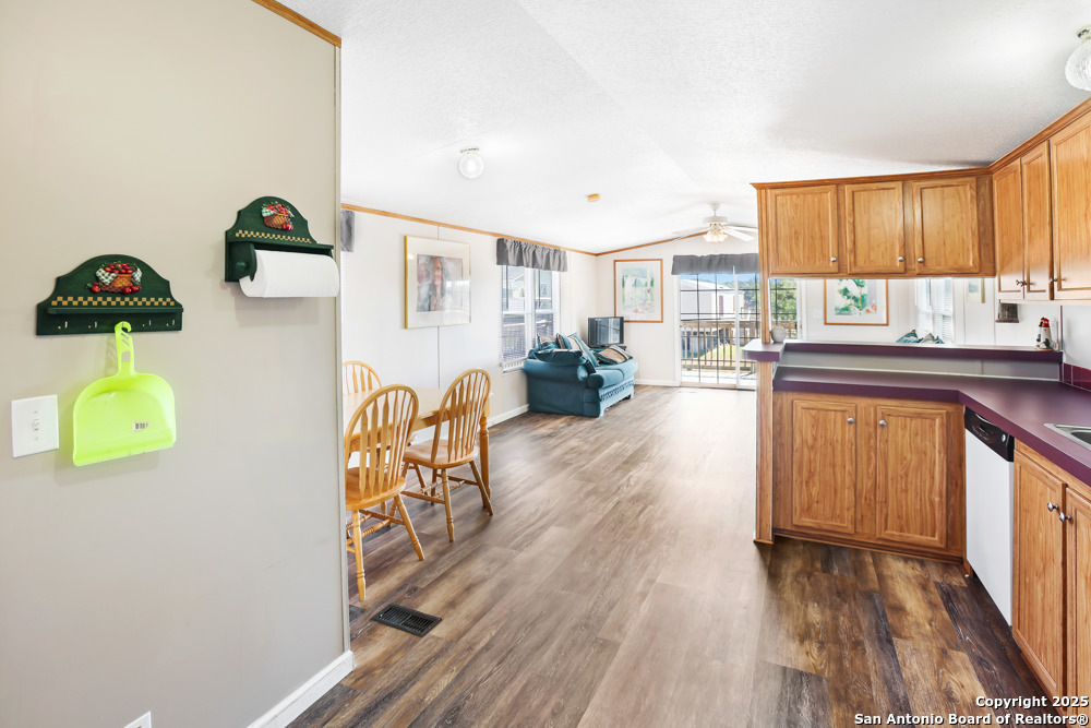 716 Lakeshore Drive South