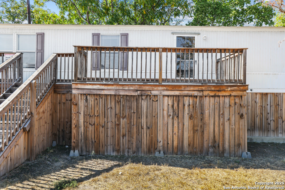 716 Lakeshore Drive South