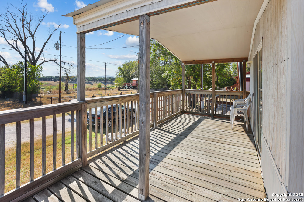 716 Lakeshore Drive South