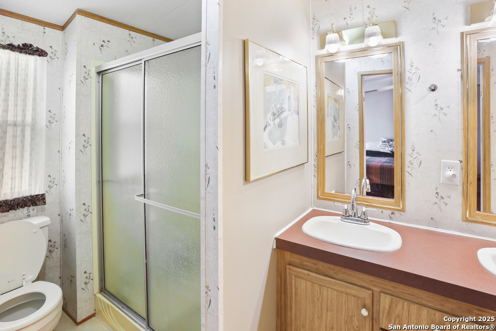 716 Lakeshore Drive South