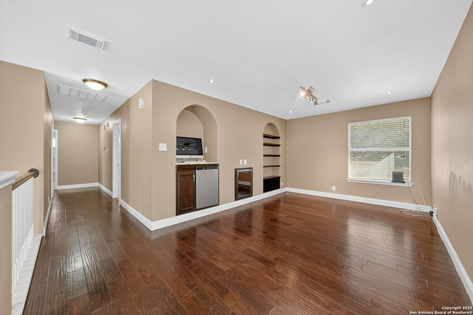 6718 Grove Creek