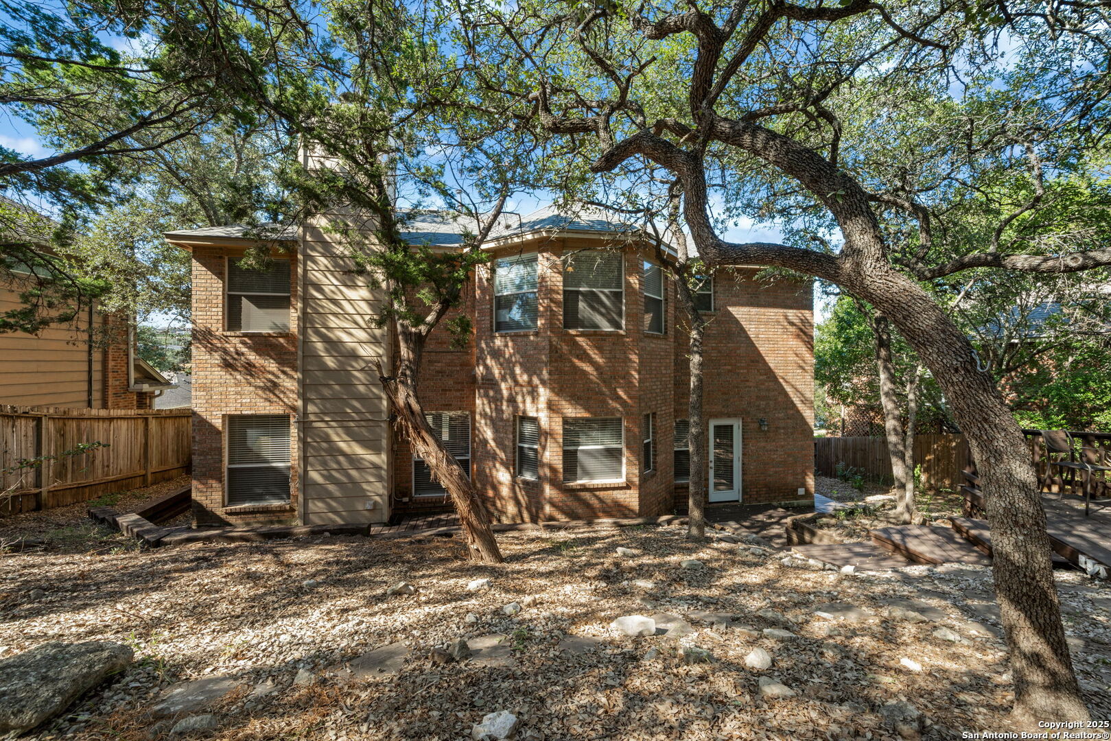 6718 Grove Creek