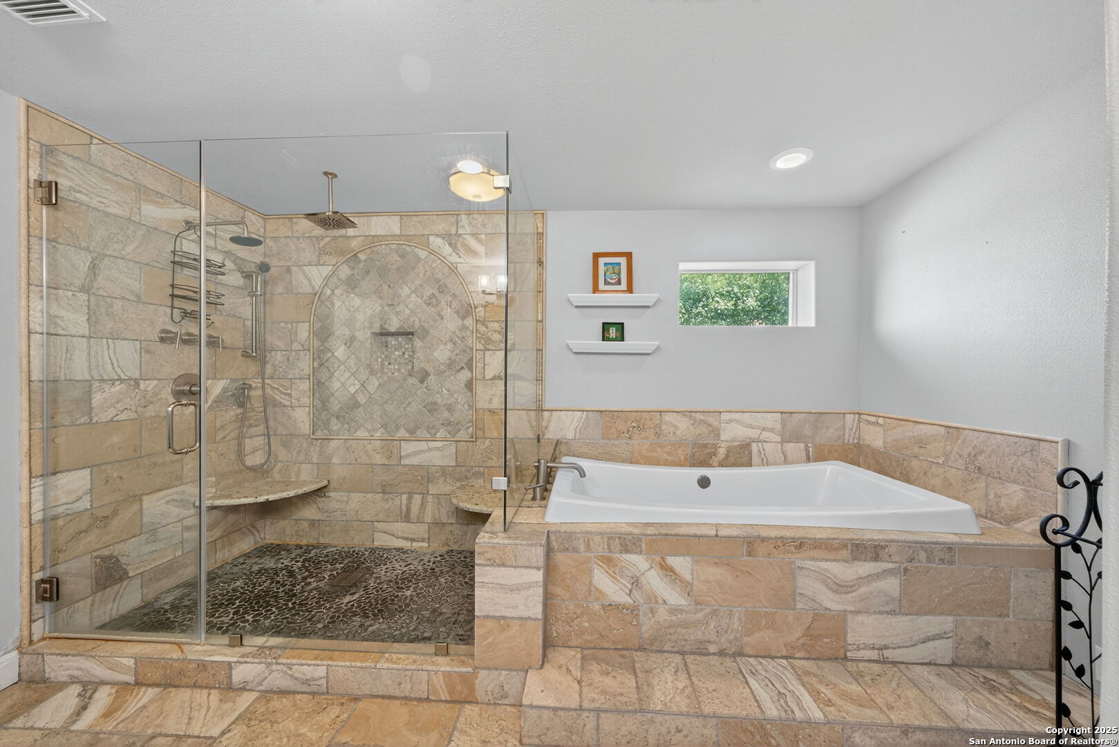 6718 Grove Creek