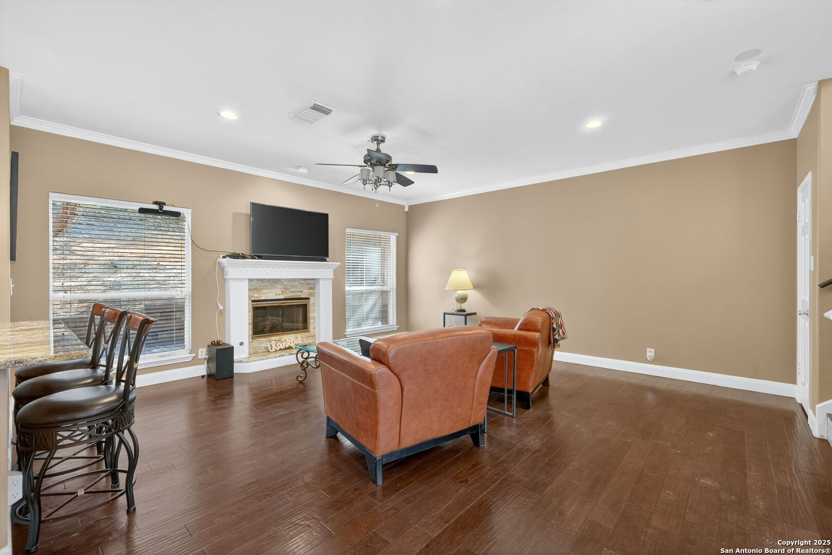 6718 Grove Creek