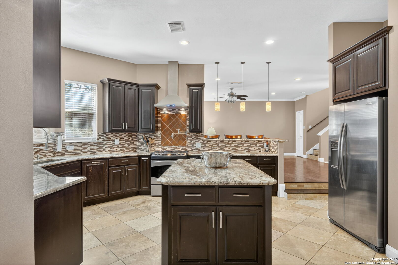 6718 Grove Creek